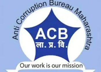 स्थानिक गुन्हे शाखेच्या निरिक्षकासह दोन कर्मचाऱ्यांनी लाच घेतल्या प्रकरणी ACB च्या जाळ्यात