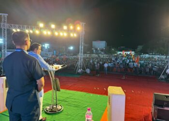 काँग्रसने ऐंशी वेळेस संविधान दुरुस्ती करून बदल करण्याचे पाप केलंय