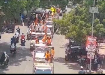 महायुतीच्या उमेदवार स्मिताताई वाघ यांच्या प्रचारार्थ निघालेल्या बाईक व जीप रॅलीने वेधून घेतले जळगावकरांचे लक्ष