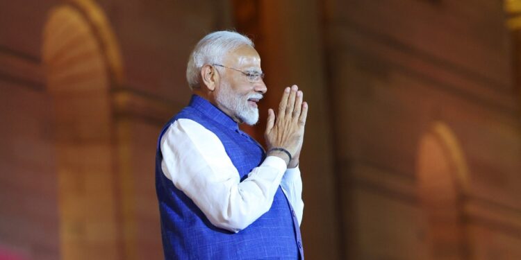 मोदींच्या मंत्रिमंडळात एकूण ७२ मंत्री ; संपूर्ण यादी पहा