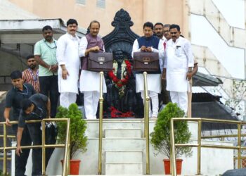 Lek ladki yojna ; आता दरमहा महिलांना मिळणार दीड हजार रुपये, सरकारचा निर्णय!