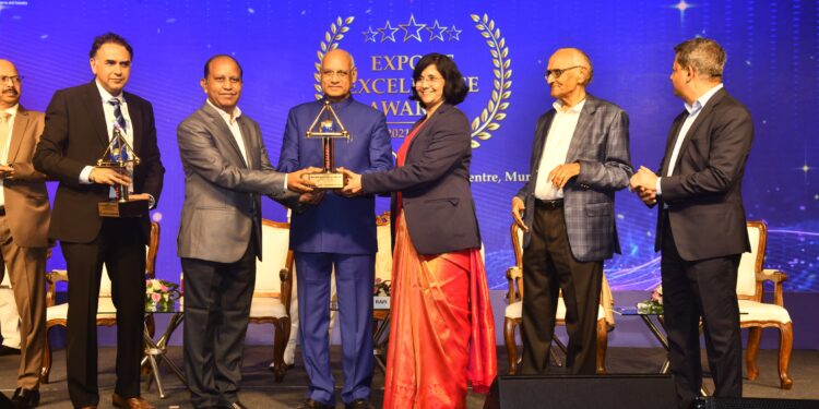 निर्यातीत सर्वोत्कृष्ट कामगिरीबद्दल जैन इरिगेशनला प्लेक्स कौन्सिलची सहा पारितोषिके