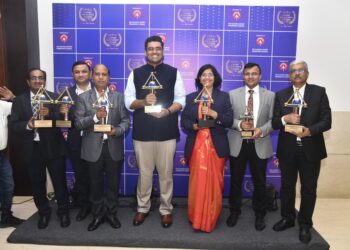 निर्यातीत सर्वोत्कृष्ट कामगिरीबद्दल जैन इरिगेशनला प्लेक्स कौन्सिलची सहा पारितोषिके