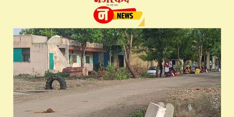 वाघारी गावात बसस्थानक पण ‘शेड’ चा पत्ताचं नाही ; पावसाळ्यात प्रवाशांची गैरसोय