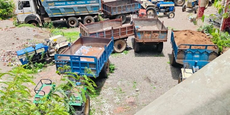 पाचोरा तहसीलकार्यालयातून वाळूचे ट्रॅक्टर पळविले