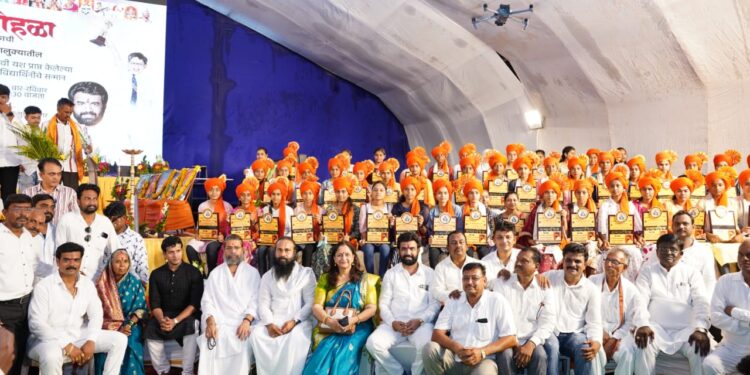 आई वडिलांना मान खाली घालावी लागेल अशी कुठलीही गोष्ट आपल्या हातून घडू देऊ नका – महामंडलेश्वर स्वामी जनार्दन हरी महाराज