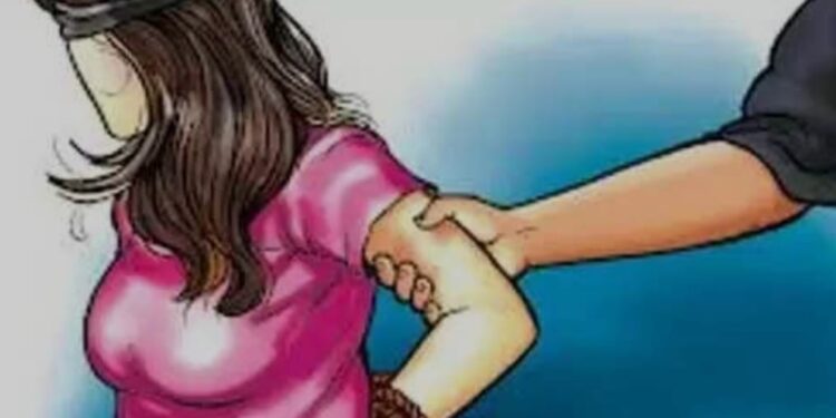 12 वर्षीय विद्यार्थिनीस रात्री झोपेतून उचलून नेण्याचा प्रयत्न आरोपीस अटक