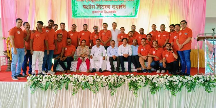 वृक्षारोपण व संगोपन जनचळवळ व्हावी – कृषी अधिकारी रमेश जाधव