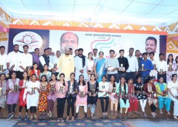 तरुणांनी मोठे अधिकारी होऊन समाजाचा व गावाचा नावलौकिक वाढवावा – पालकमंत्री गुलाबराव पाटील !