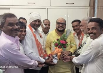 विकास कामांमुळे पालकमंत्र्यांच्या उपस्थितीत शेळगाव सरपंचाचा शिवसेनेत प्रवेश !