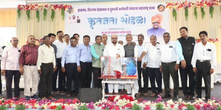 कृतज्ञता सोहळ्यात पाणीपुरवठा मंत्री गुलाबराव पाटील यांचा भव्य सत्कार
