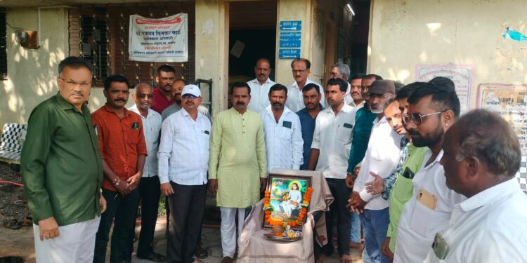 लोहारा ग्रामपंचायत येथे चक्रधर स्वामी यांचे प्रतिमेचे पुजन व अवतार दिन उत्साहात साजरा