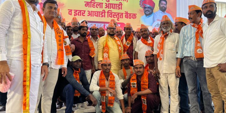 पालकमंत्री गुलाबराव पाटील यांच्या उपस्थितीत शेकडो तरुणांचा शिवसेनेत प्रवेश !