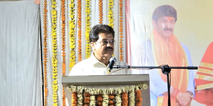 डॉ. इंद्रदेवेश्र्वरानंद सरस्वती महाराज यांना अमेरिकन युनिव्हर्सिटीकडून डॉक्टर ऑफ फिलॉसॉफी पदवी