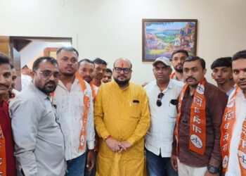 पालकमंत्र्यांच्या उपस्थितीत शेकडो तरुणांचा दररोज शिवसेनेत प्रवेश