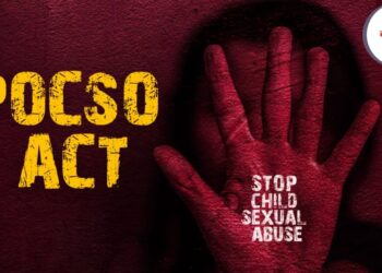 अल्पवयीन मुलीला तोंड दाबून रिक्षात निर्जनस्थळी घेऊन गेला, ती ओरडत होती पण…