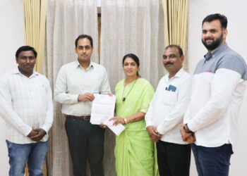 ओला दुष्काळ जाहिर करून शेतकऱ्यांना सरसकट आर्थिक मदत द्यावी