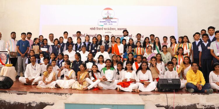 शब्दाने नाही, तर कृतीने जगा – अब्दुलभाई