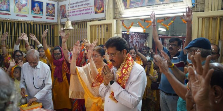 हे देवी मॉ…जळगावकरांच्या इच्छा पूर्ण कर..!