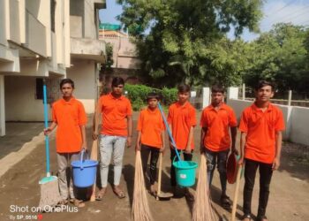 नवरात्रोत्सवानिमित्त शहरातील विविध देवींच्या मंदिरात स्वच्छता मोहीम