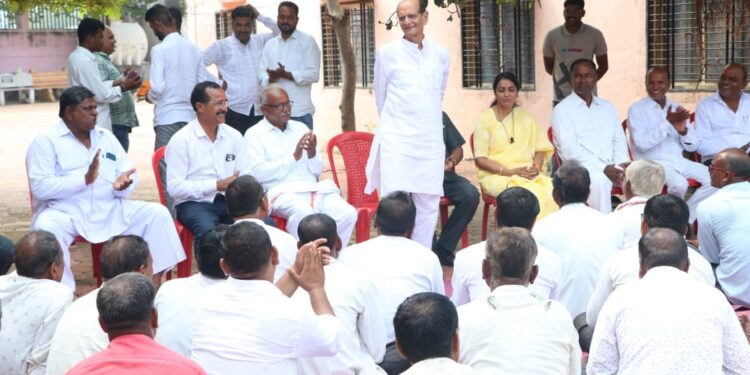 महाराष्ट्राच्या अस्मितेशी खेळणाऱ्या सत्ताधाऱ्यांना विधानसभा निवडणुकीत धडा शिकवा- रविंद्र भैय्या पाटिल