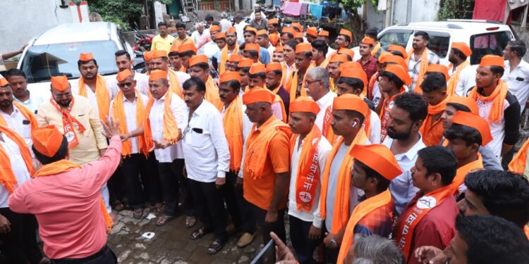 जळगाव ग्रामीण मध्ये भगवे वादळ हजारो नागरिकांचा शिवसेनेत प्रवेश