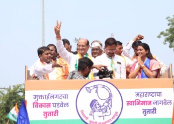 हजारोंच्या उपस्थितीत रोहिणी खडसे यांचा उमेदवारी अर्ज दाखल