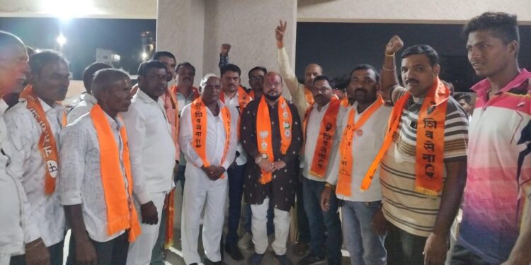 चिंचोली व धानवड येथील शिवसेना (उबाठा) चे पदाधिकारी व कार्यकर्त्यांचा शिवसेनेत प्रवेश