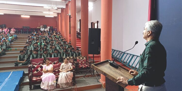 गोदावरी सीबीएसई स्कूलमध्ये मुलांसाठी पोक्सो अ‍ॅक्टवर कार्यशाळा संपन्न