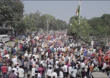 जयश्रीताईंचा उमेदवारी अर्ज दाखल करण्यासाठी लोटला जनसागर