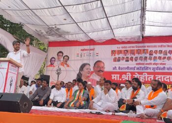 जातीपाती, धर्मा-धर्मामध्ये भांडण लावून स्वतःची राजकीय पोळी भाजणाऱ्या महायुतीला तडीपार करा