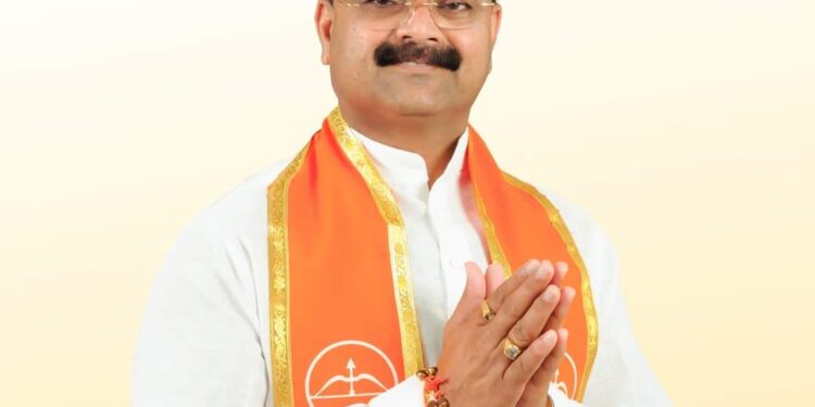 श्री.गोविंद महाराजांच्या दर्शनाने किशोरआप्पा पाटील याच्या प्रचाराची आज पिंपळगाव येथून सुरुवात