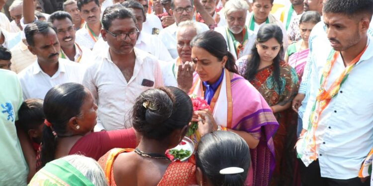 मुक्ताईनगर विधानसभा ; रोहिणी खडसेनीं बोदवड तालुक्यातील गावांना भेट साधला संवाद 