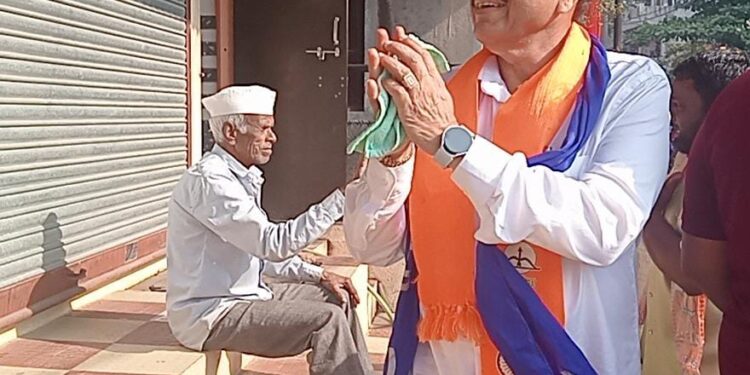 आ. राजूमामा भोळे यांच्या प्रचाराचा नारळ फुटला, प्रचार रॅलीमध्ये पहिल्याच दिवशी घेतली आघाडी