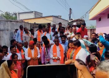 भाजपाचे उमेदवार अमोल जावळे यांच्या प्रचाराचा डॉ. उल्हास पाटील यांच्या हस्ते शुभारंभ