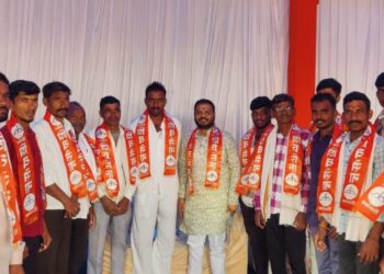 धरणगावातील, म्हसावद व बोरणार येथील प्रमुख कार्यकर्त्यांचा शिवसेनेत प्रवेश !