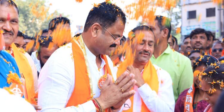 आ.किशोरआप्पा पाटील यांच्या प्रचारार्थ महारॅलीतून कार्यकर्त्यांचा विजयाचा संकल्प