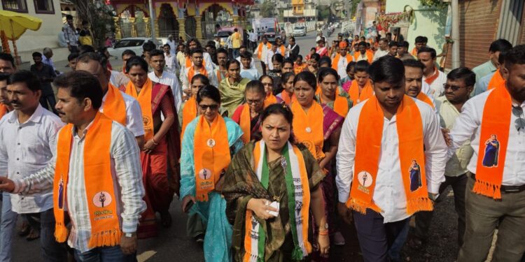 पाचोरा शहरात वैशालीताई सुर्यवंशी यांना मतदारांचा उत्स्फूर्त प्रतिसाद!