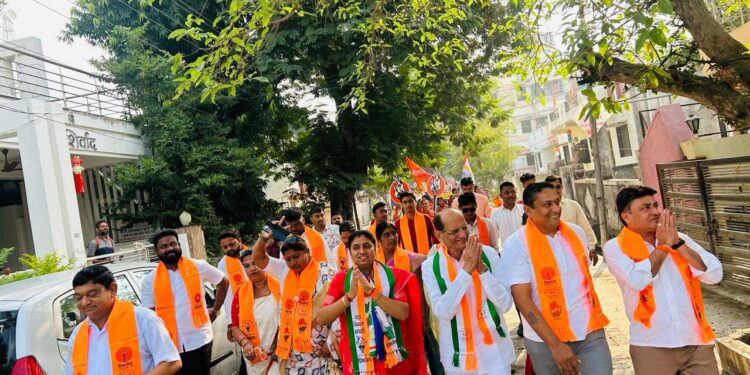 जयश्री महाजन यांना महिलांची प्रेमाची मिठी; महिलांच्या सुरक्षेसाठी ठोस उपाययोजना करणार – जयश्री महाजन