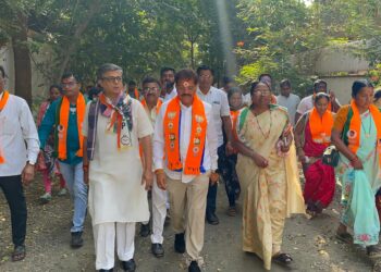 माजी खा. ईश्वरबाबूजी जैन, माजी महापौर प्रदीप रायसोनी यांनी दिले “विजयी भव” चे आशीर्वाद