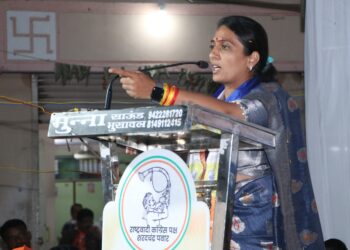 मुक्ताईनगर मतदारसंघात शेतकऱ्यांच्या प्रश्नांवर आंदोलन करणे गुन्हा आहे का?- रोहिणी खडसे