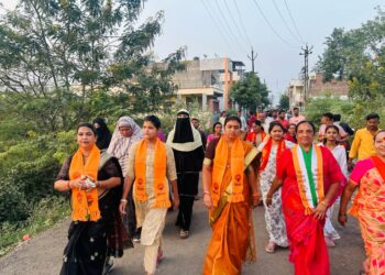 जयश्री महाजन यांची प्रचार रॅली; आज वाटलेल्या वचननाम्याची संपूर्ण जळगावात चर्चा