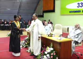 निरमा विद्यापीठाच्या इंडस्ट्रिअल डिझाईन शाखेत पालवी जैन सर्वप्रथम, पटकावले सुवर्ण पदक