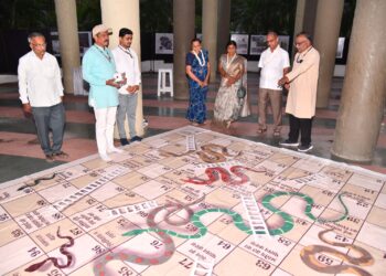 मूल्य शिक्षणासाठी गांधी रिसर्च फाऊंडेशनची चारित्र्य निर्माण प्रदर्शनी व सापशिडी उपयुक्त ;  भाऊंच्या उद्यानात उदघाटन प्रसंगी मान्यवरांचे मत