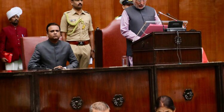 महाराष्ट्र असिमीत ताकदीचे राज्य, पण थांबू नका!