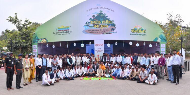 शाळेत शेती विषय असावा – सोनम वांगचुक