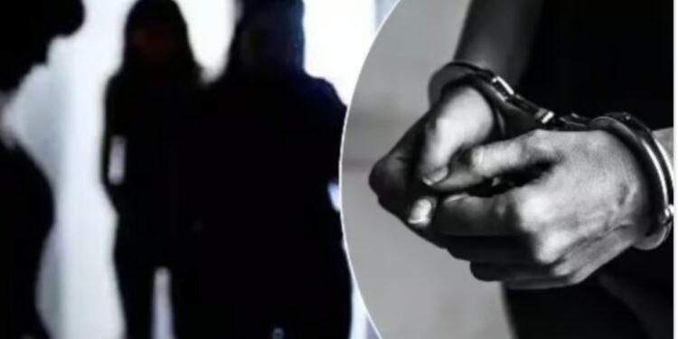 जळगावच्या लॉजवर पोलिसांचे छापे ; बांगलादेशी तरुणी सापडल्याने खळबळ