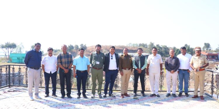 गारखेडा पर्यटनस्थळाची अधिकाऱ्यांकडून पाहणी