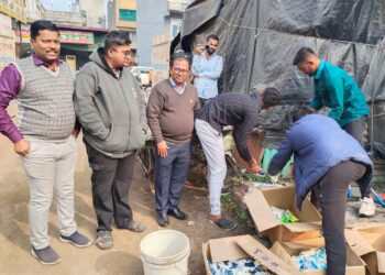जळगावात दुध व दुग्धजन्य अन्नपदार्थाचा मुदतबाहय साठा नष्ट ; अन्न व औषध प्रशासनाची धडक कारवाई