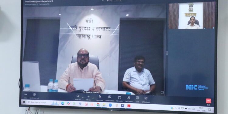 जळगाव जिल्ह्यातील आदिवासी विकासासाठी 40 कोटींच्या वाढीव निधीची पालकमंत्री गुलाबराव पाटील यांची मागणी